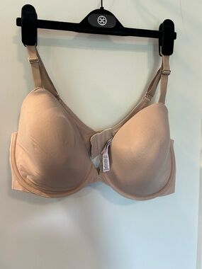Victoria's Secret Nude Underwire Bra - Smooth Molded Cups